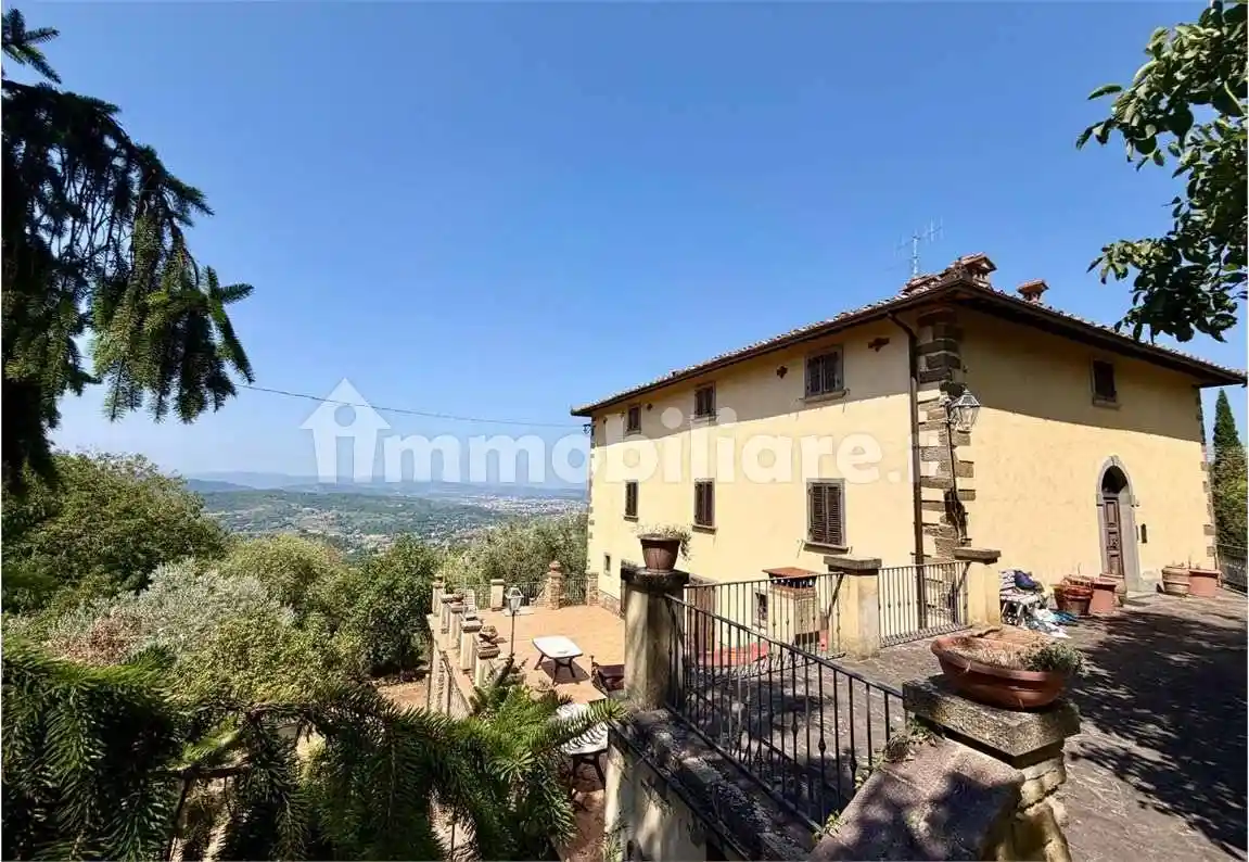 Villa in vendita a Arezzo
