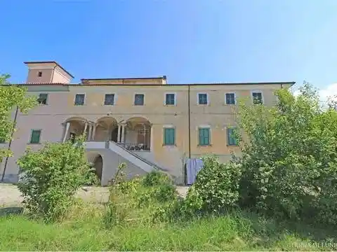 Villa in vendita a Filattiera