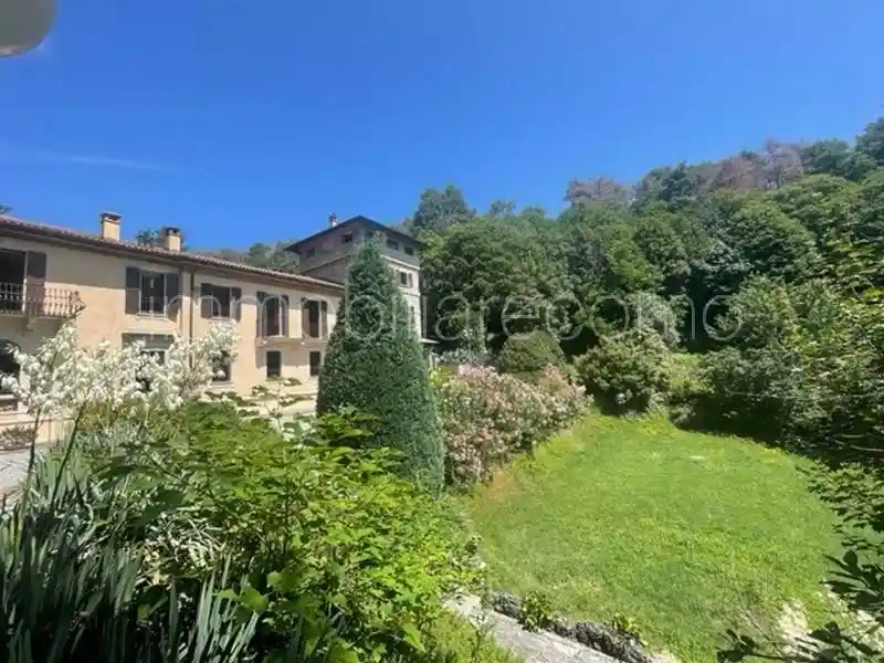 Rustico - Casale in vendita a Como