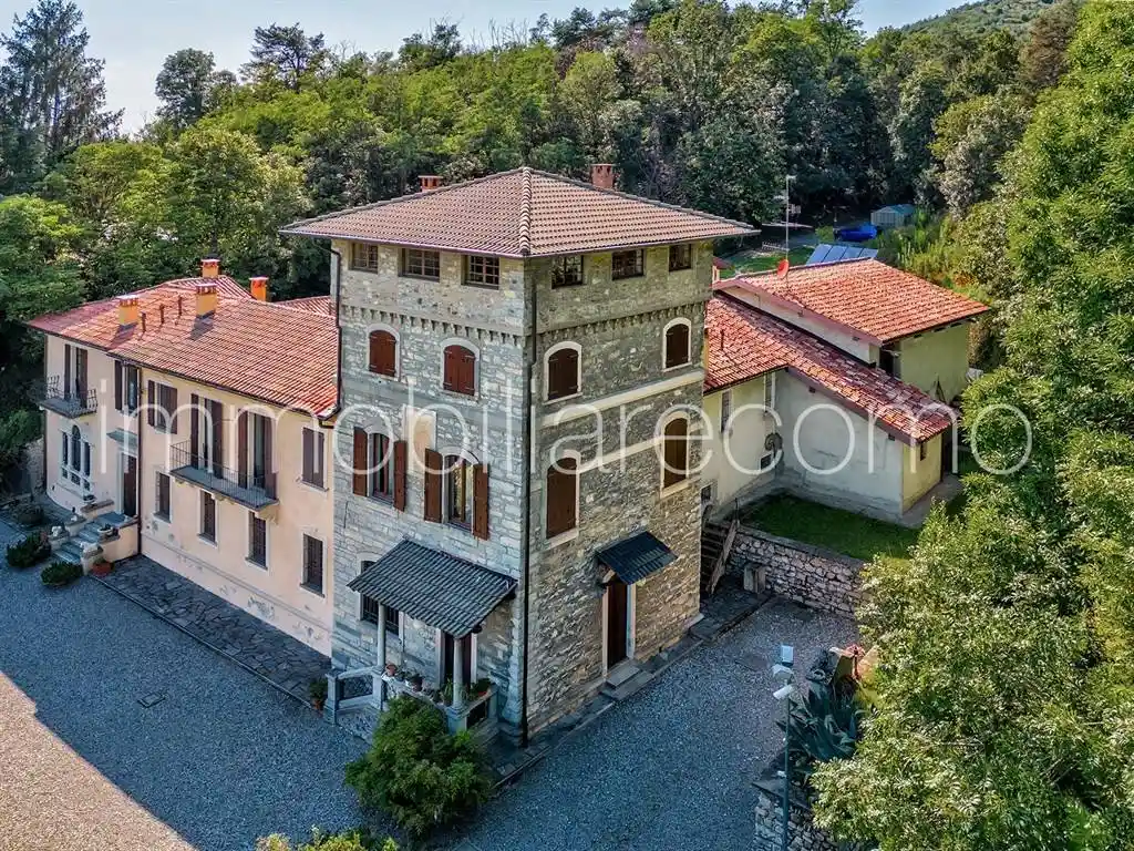 Palazzo - Edificio in vendita a Como