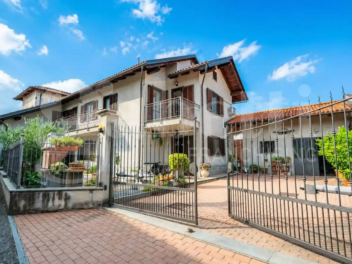Casa indipendente in vendita a Pinerolo