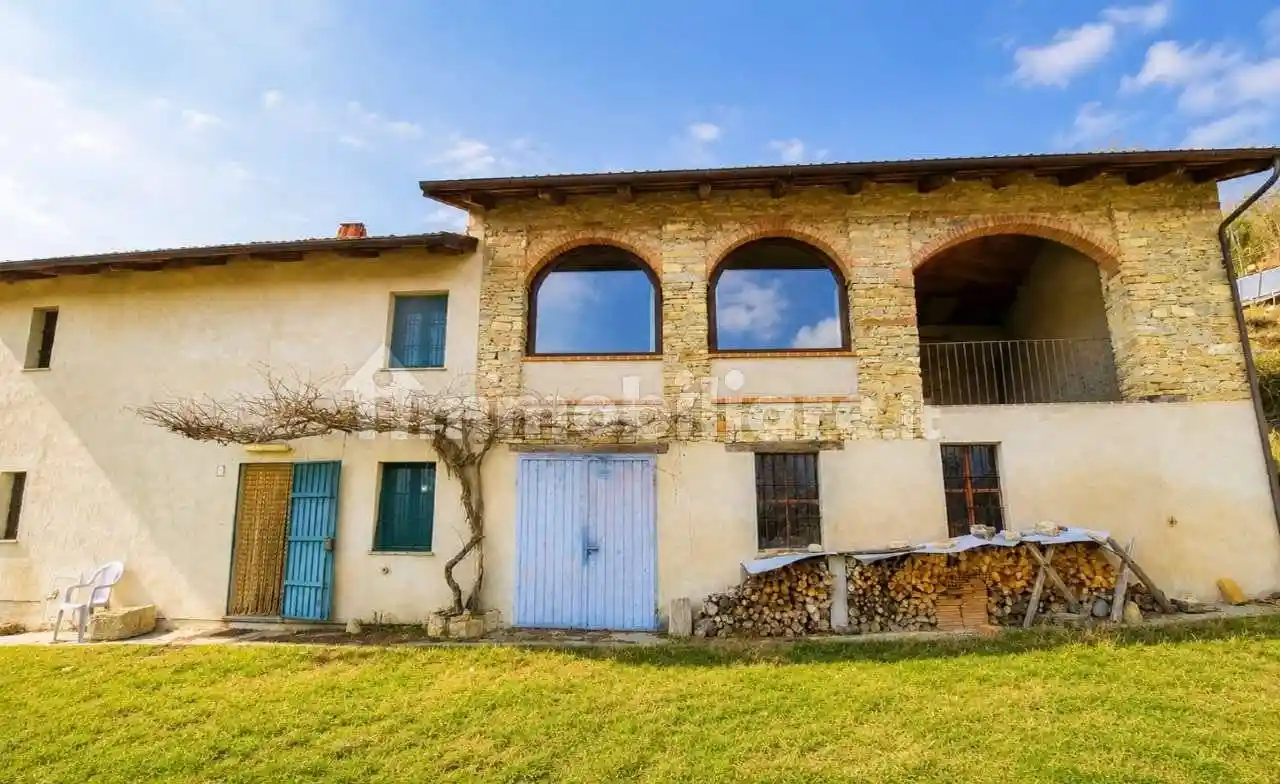 Rustico - Casale in vendita a Cerretto Langhe