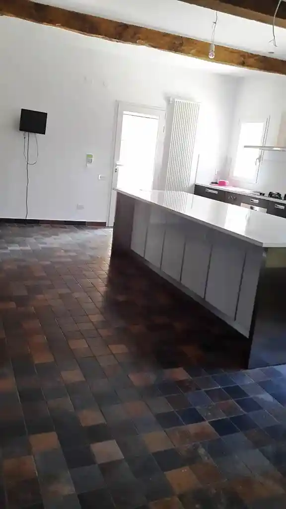 Rustico - Casale in vendita a Modena