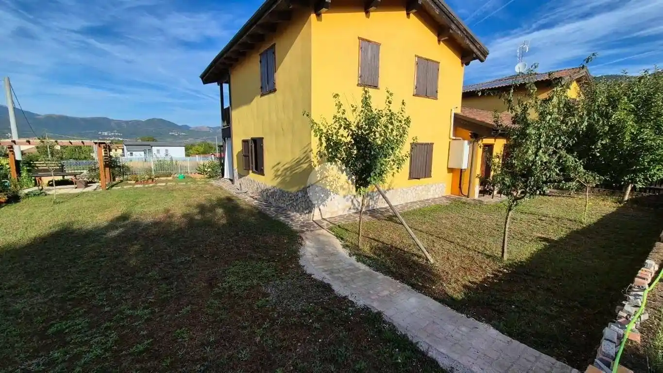 Villa in affitto a Pizzoli