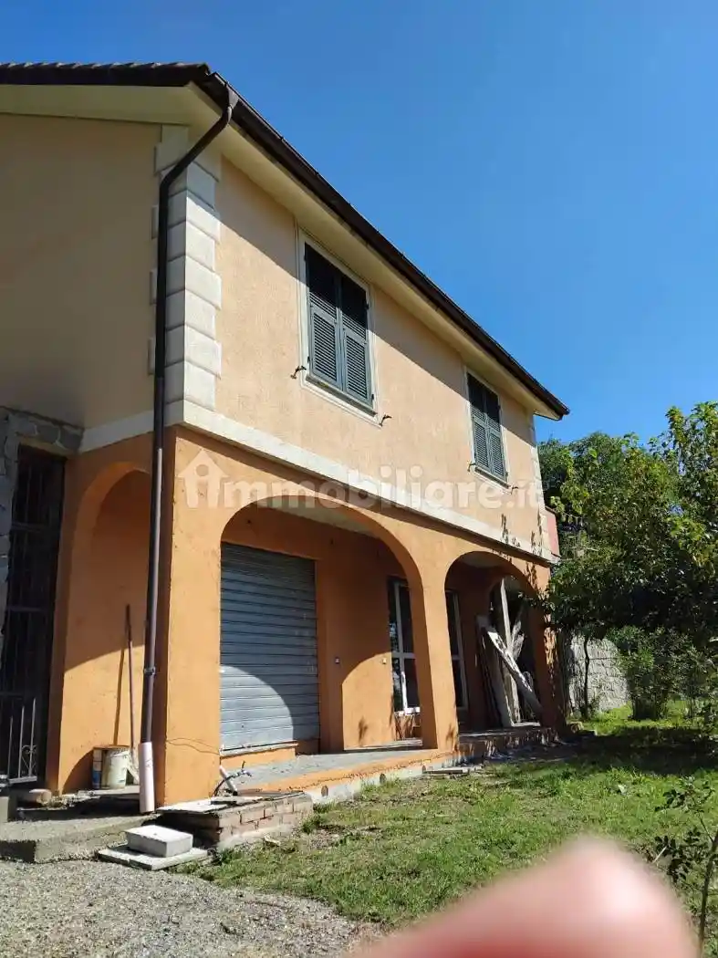 Villa in vendita a Lumarzo
