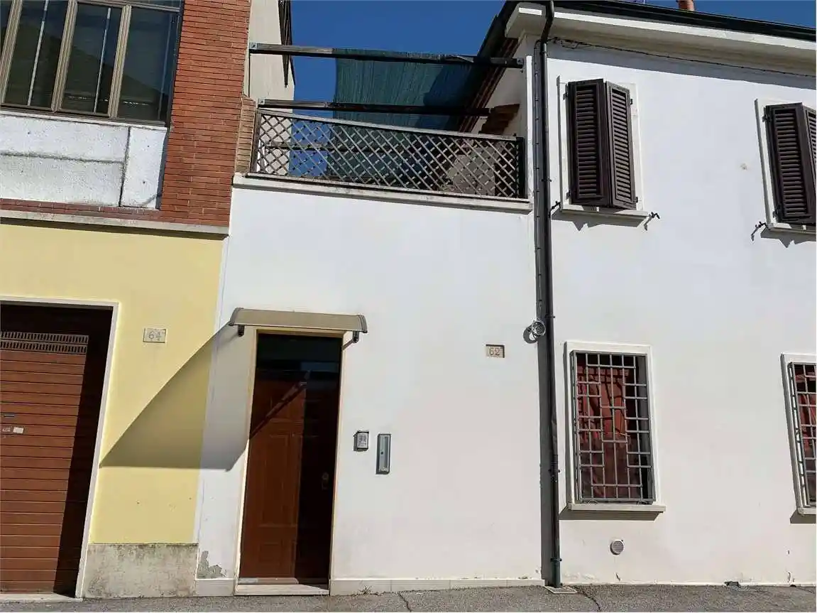 Casa indipendente in affitto a Ferrara