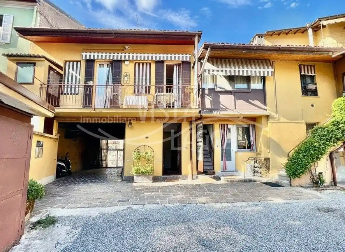Casa indipendente in vendita a Como