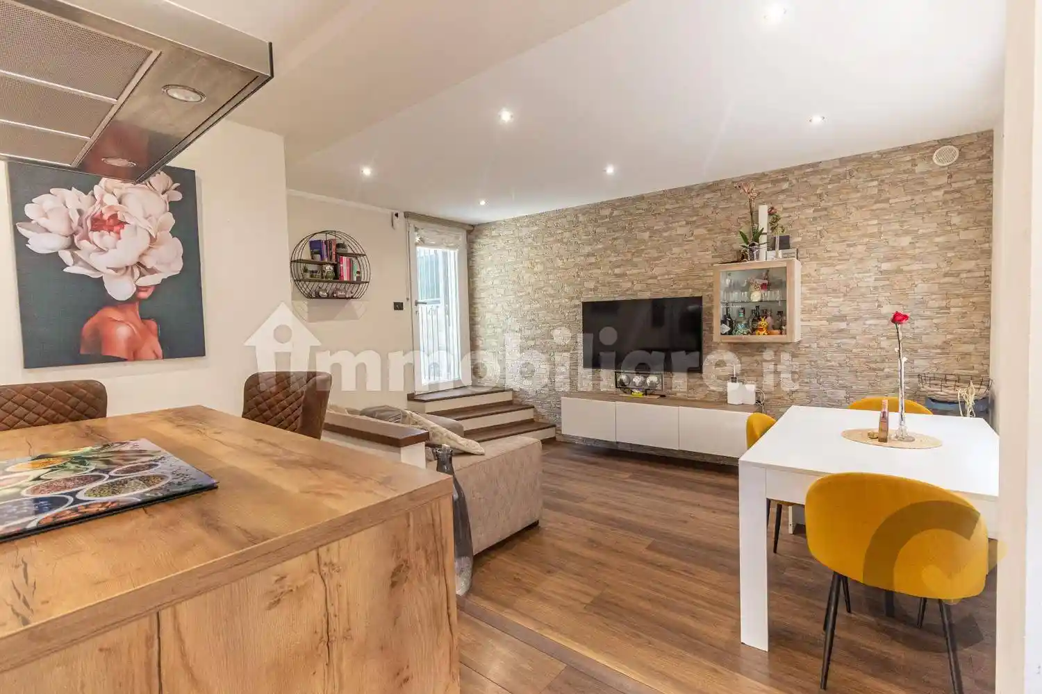 Casa indipendente in vendita a Castelletto Sopra Ticino