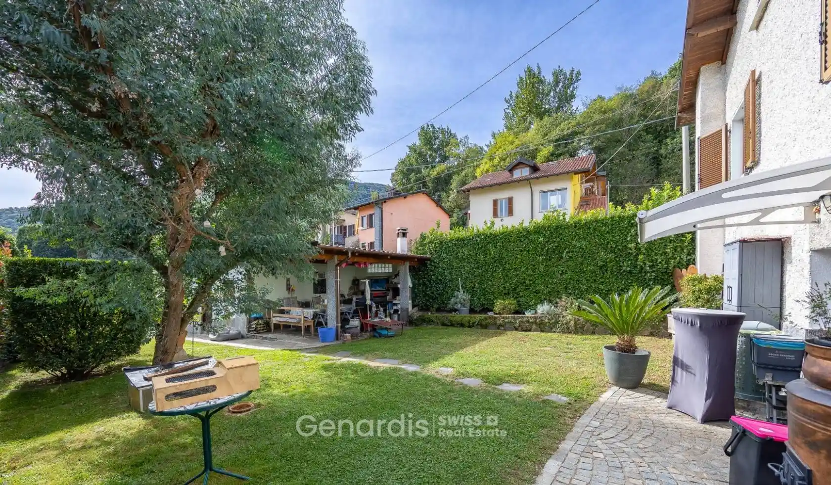 Villa in vendita a Lavena Ponte Tresa