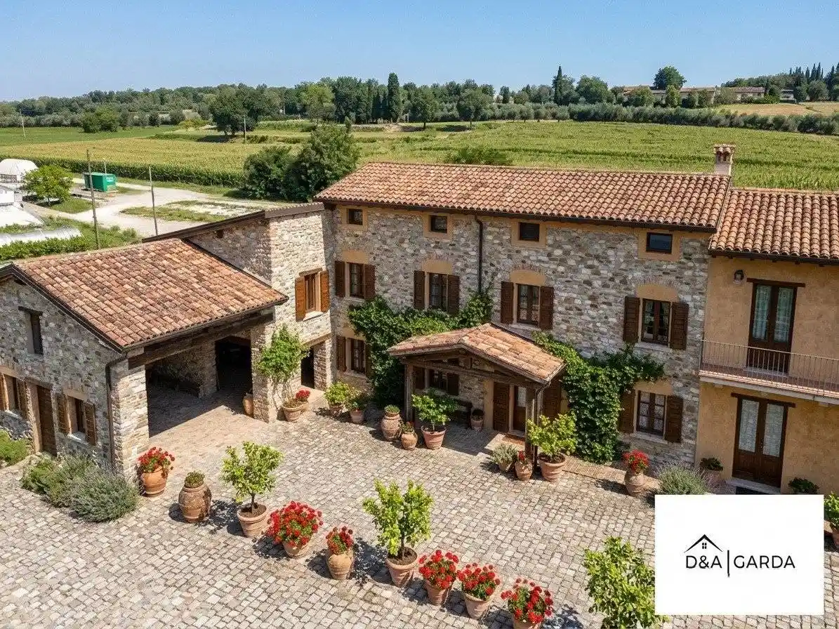 Rustico - Casale in vendita a Peschiera del Garda