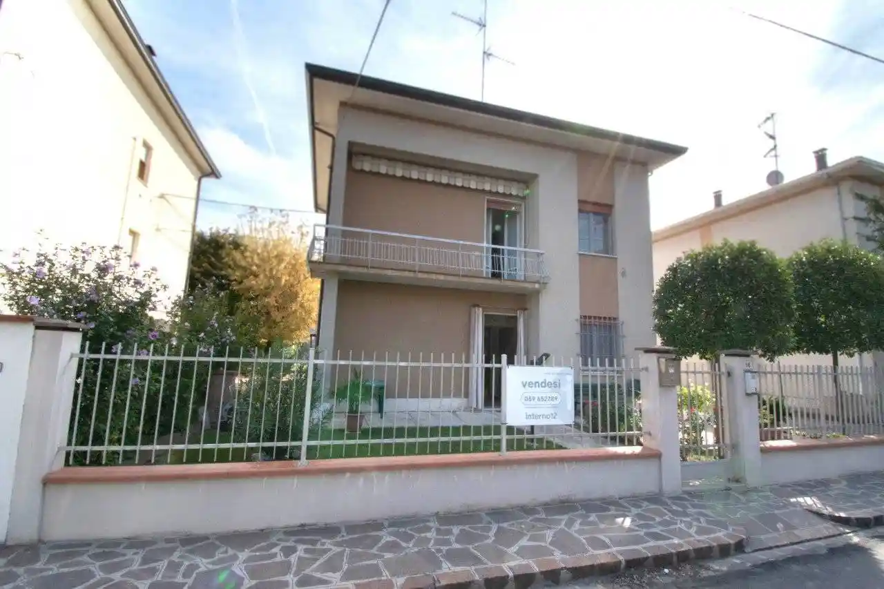 Villa in vendita a Carpi