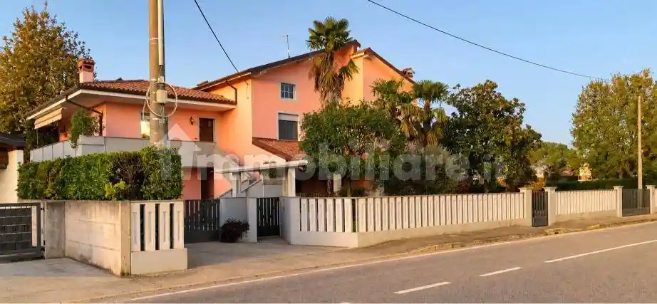 Villa in vendita a Castions di Strada