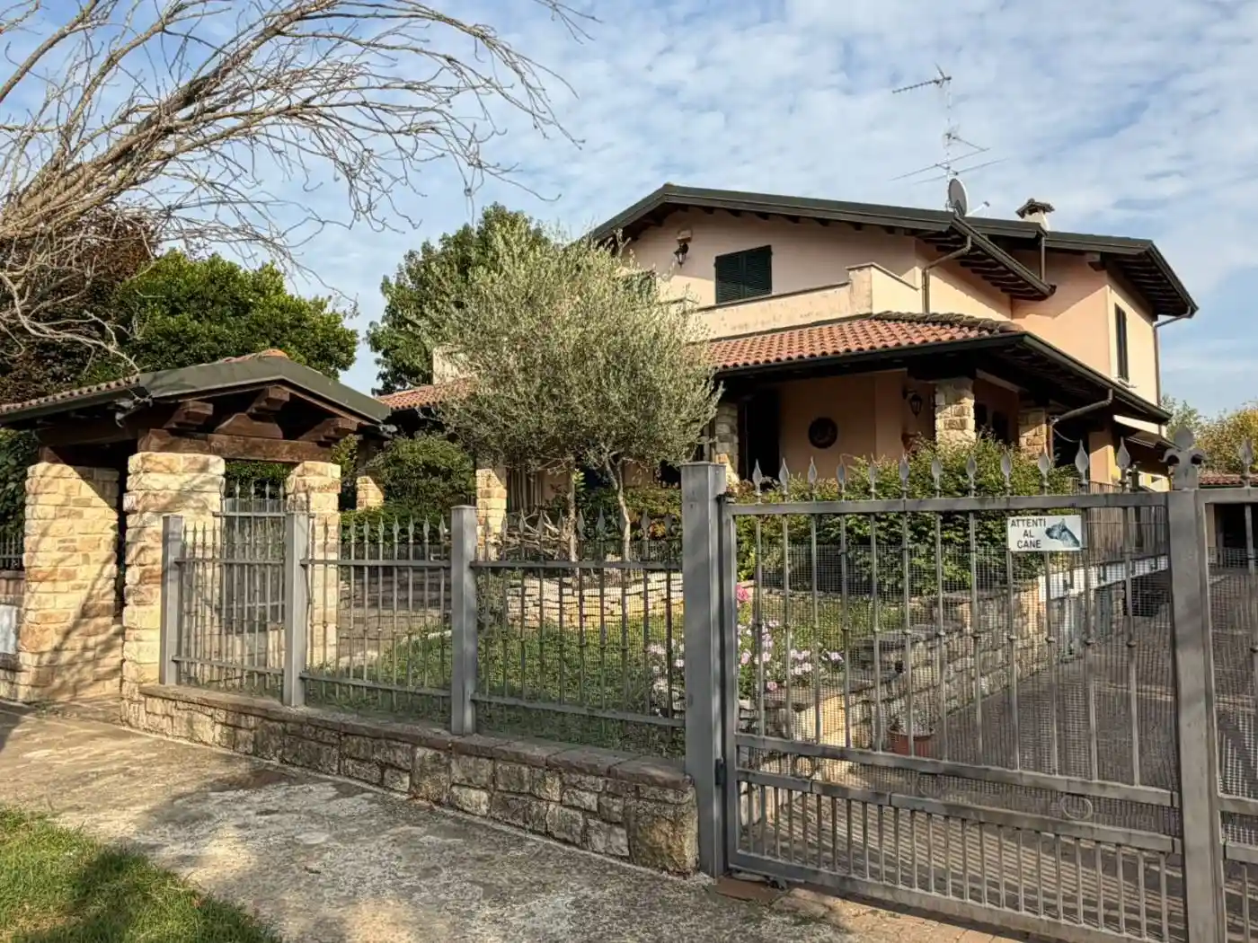 Villa in vendita a Sannazzaro de' Burgondi
