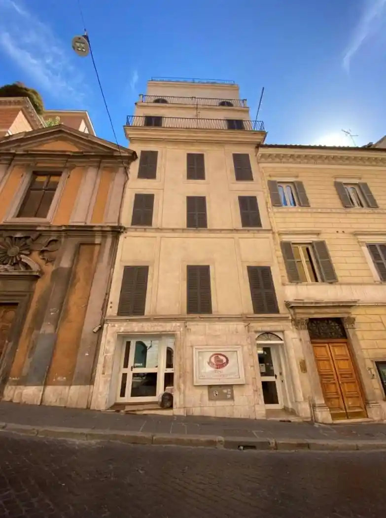 Palazzo - Edificio in vendita a Roma