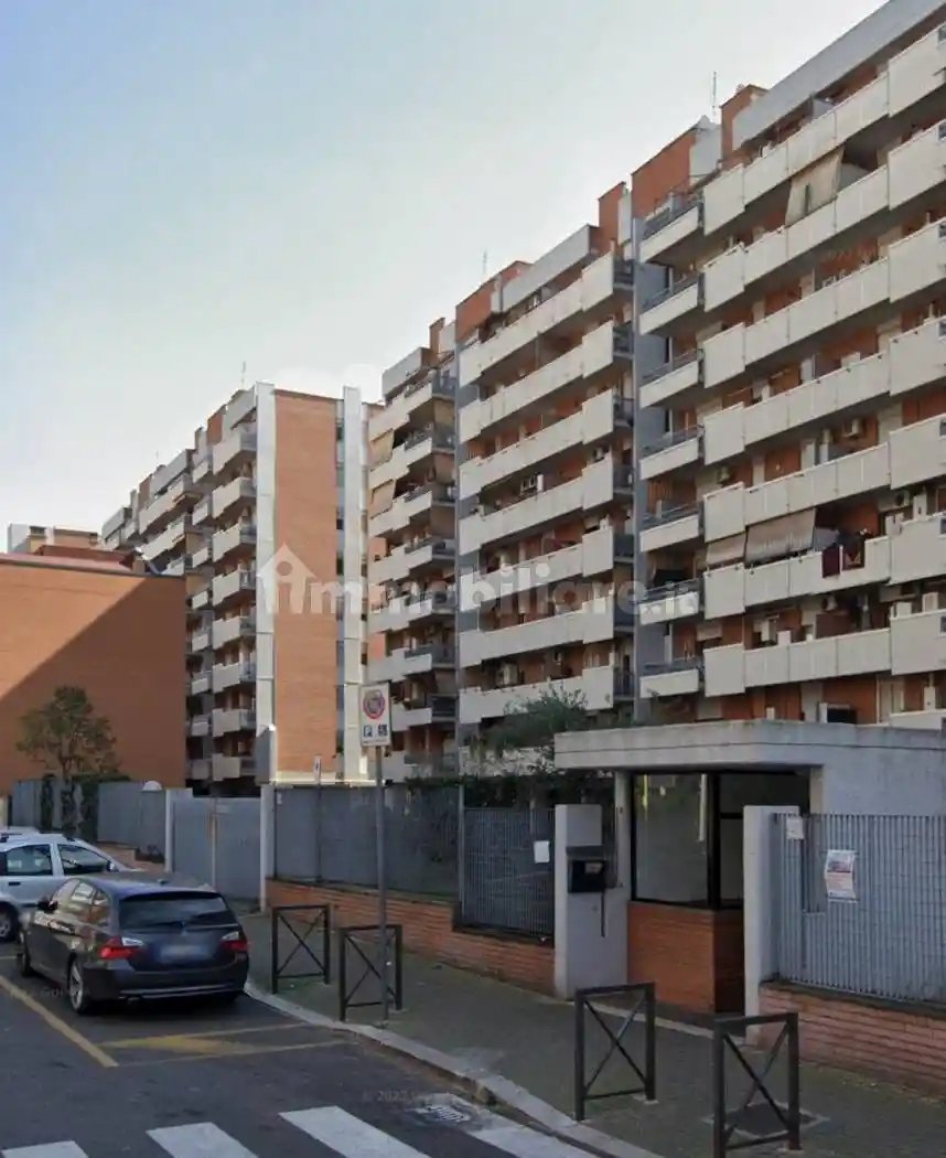 Palazzo - Edificio in vendita a Roma