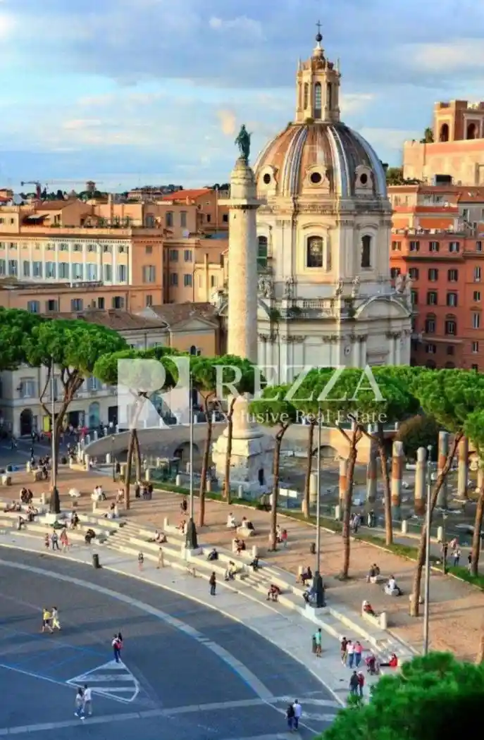 Palazzo - Edificio in vendita a Roma
