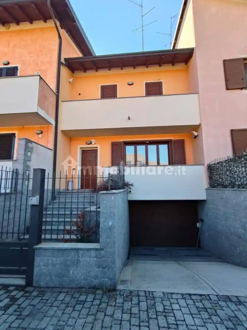 Villetta a schiera in vendita a Romentino