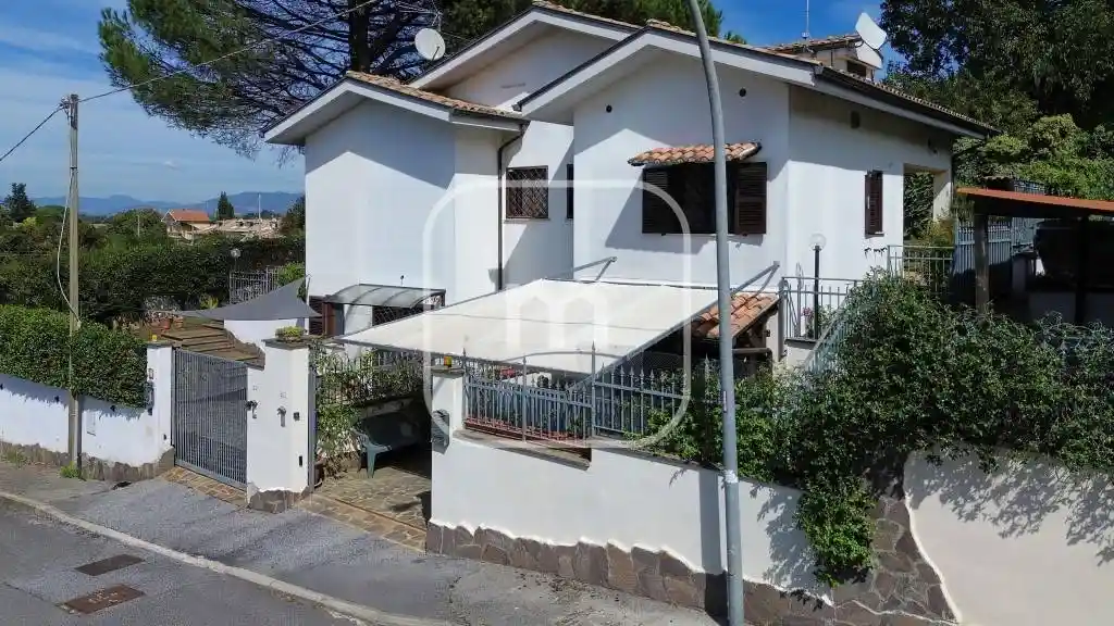 Villa in vendita a Labico