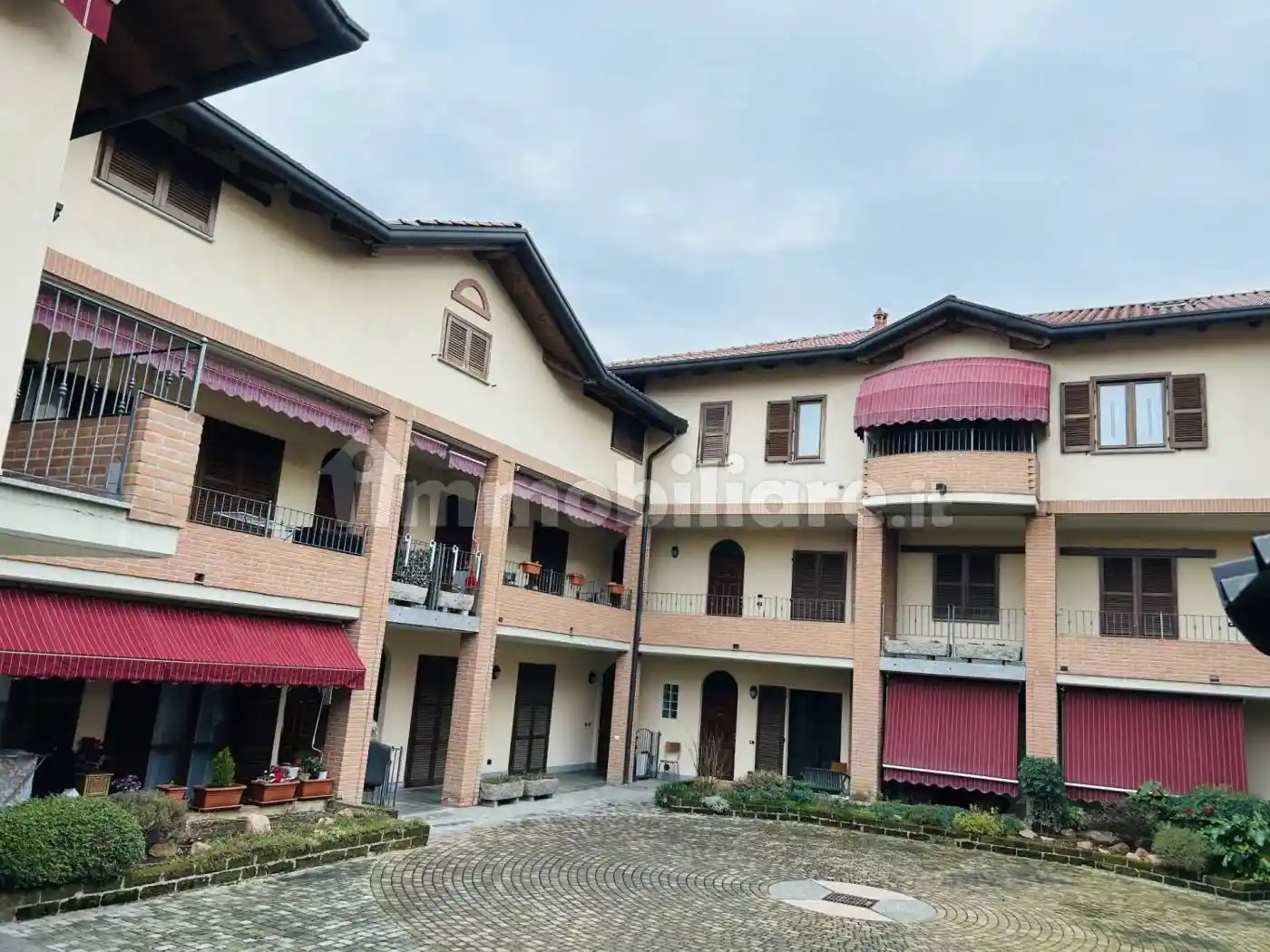 Appartamento in affitto a Jerago con Orago