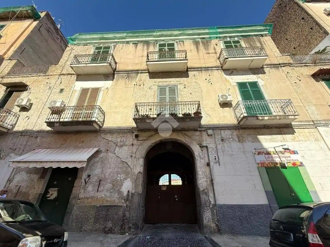 Appartamento in vendita a Napoli