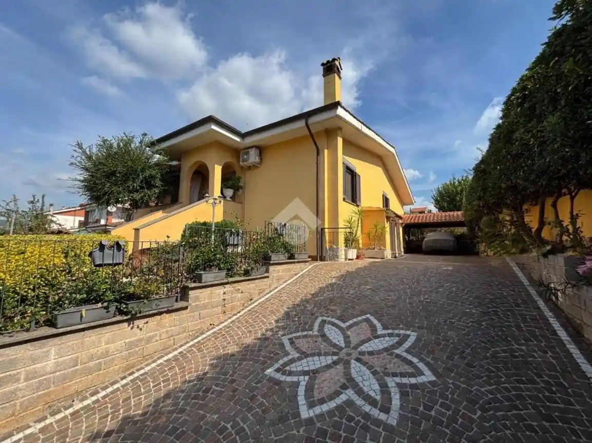 Villa in vendita a Genzano di Roma