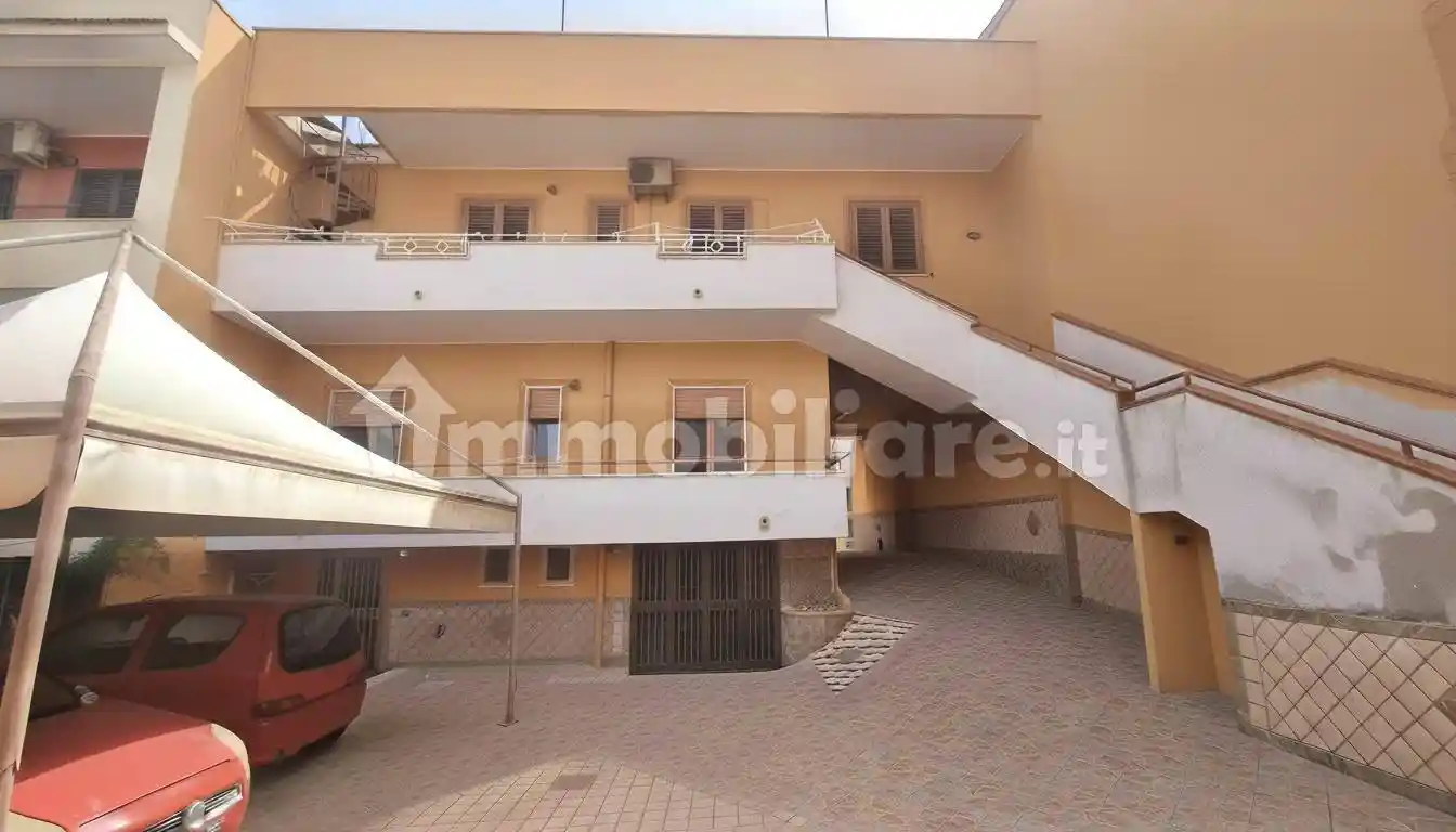 Palazzo - Edificio in vendita a Mondragone