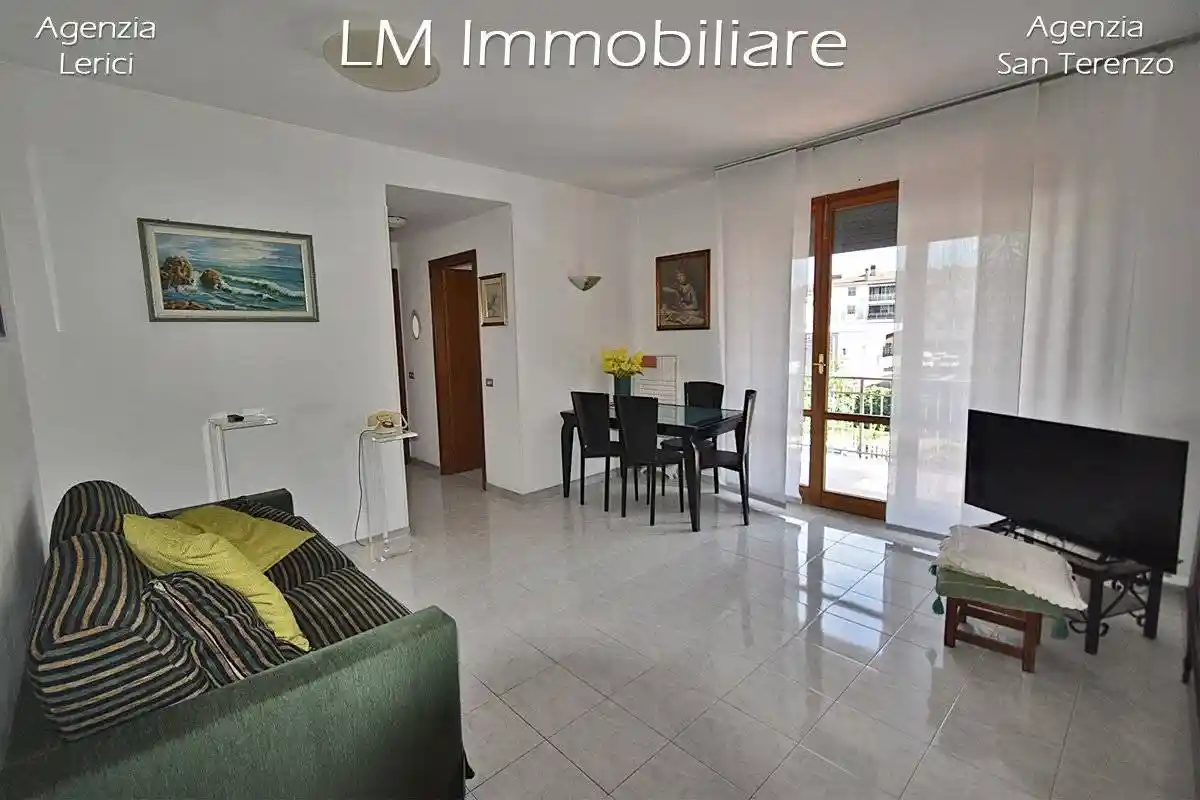 Appartamento in vendita a Follo
