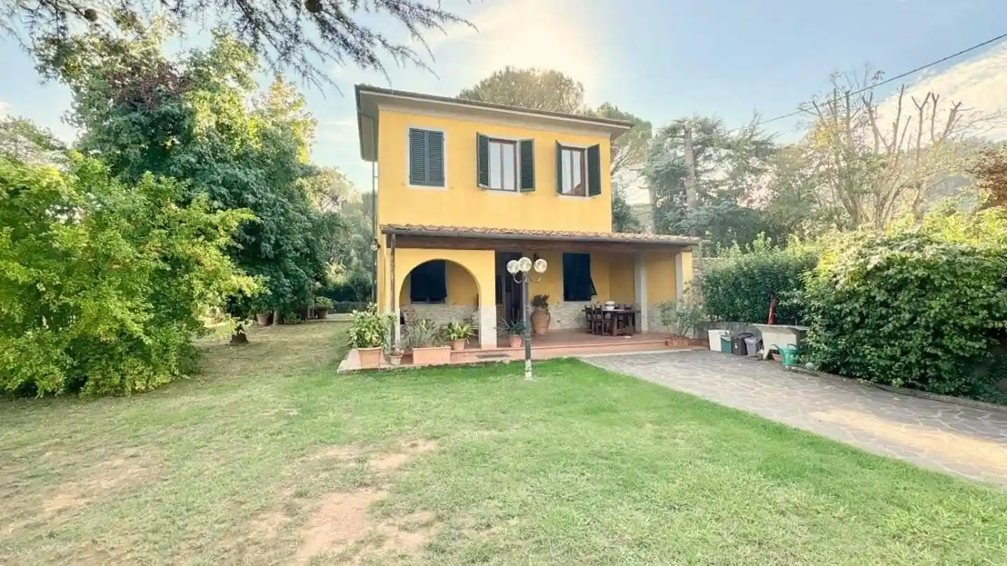 Villa in vendita a Lucca