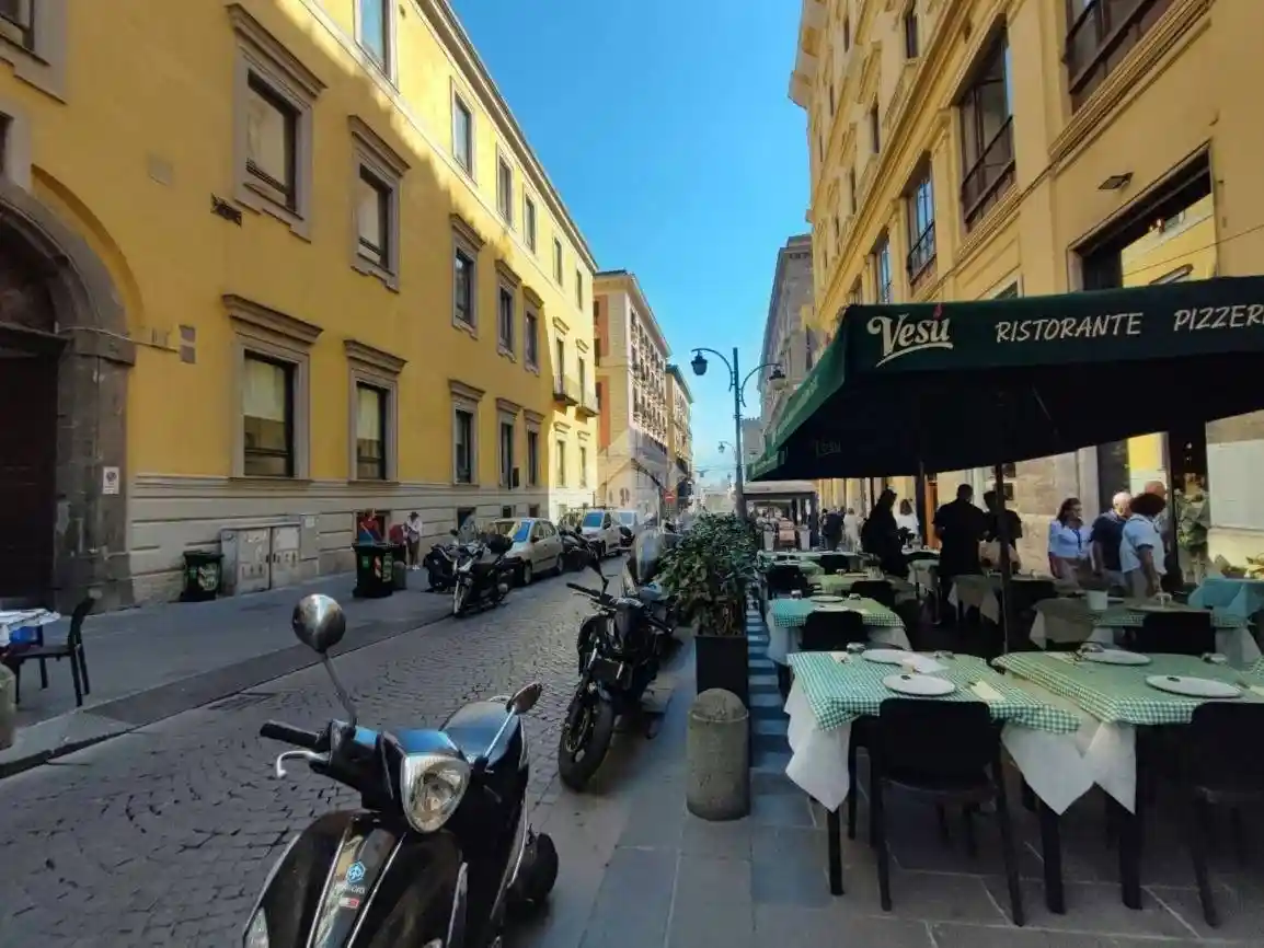Appartamento in vendita a Napoli