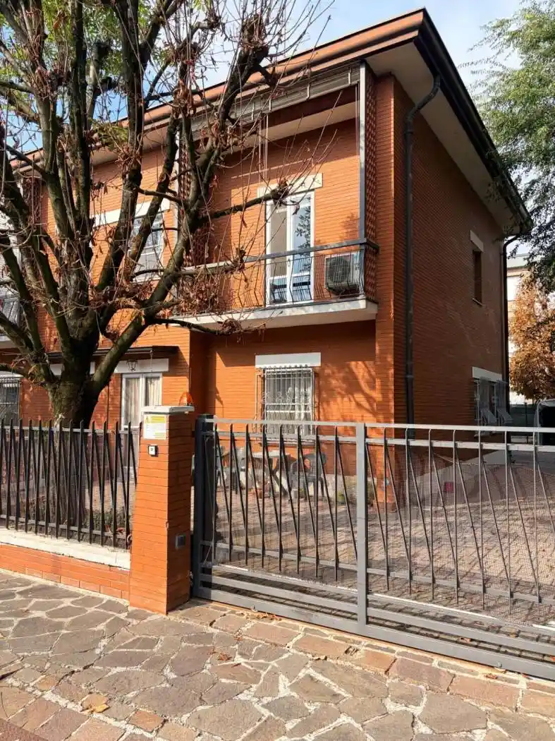 Casa indipendente in vendita a Carpi