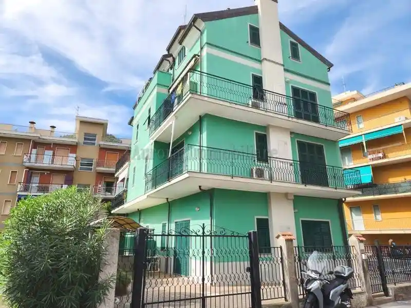 Appartamento in vendita a Borghetto Santo Spirito