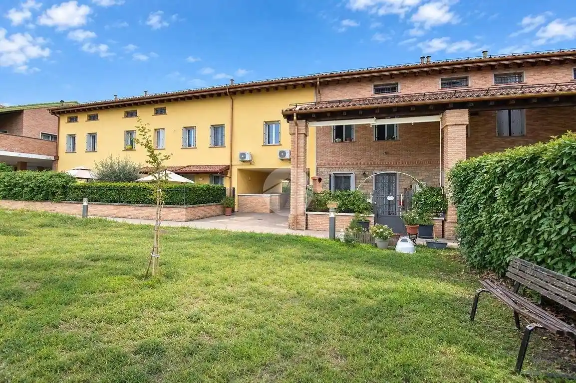 Appartamento in vendita a Felino