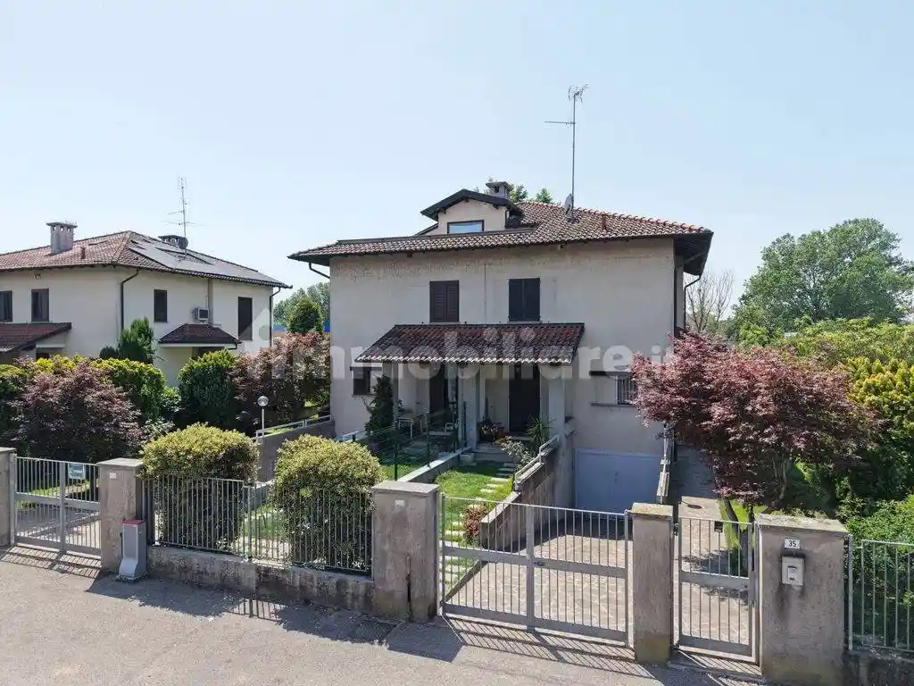 Villa in vendita a Abbiategrasso