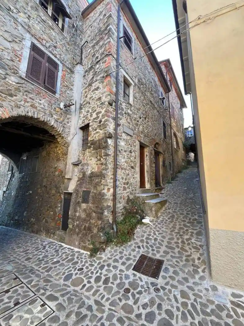 Appartamento in vendita a Luni