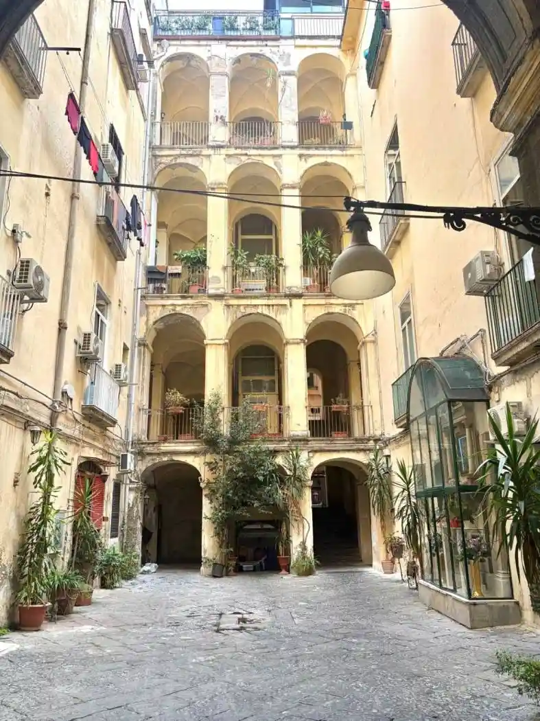 Appartamento in vendita a Napoli