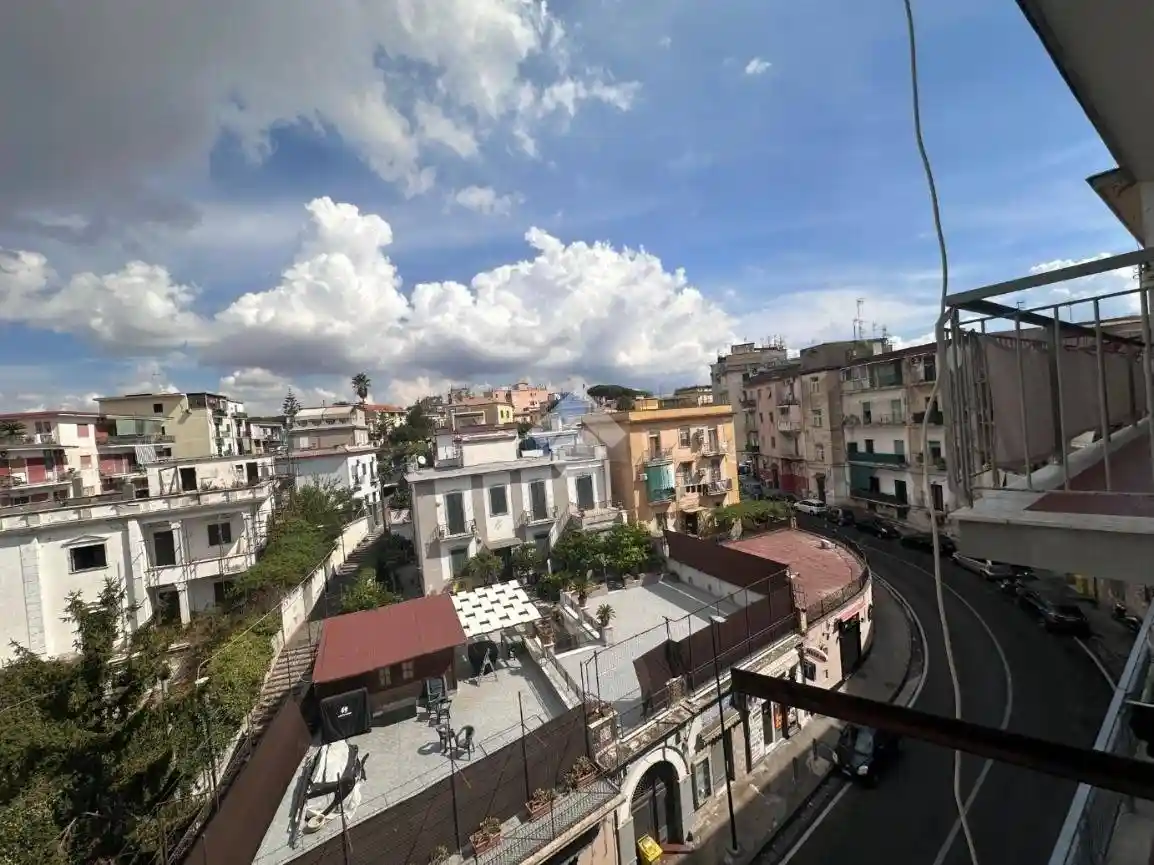 Appartamento in vendita a Napoli