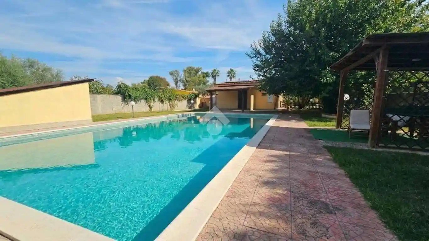 Villa in vendita a Cisterna di Latina