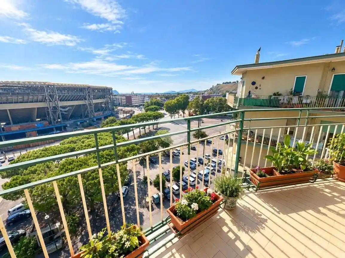 Appartamento in vendita a Napoli