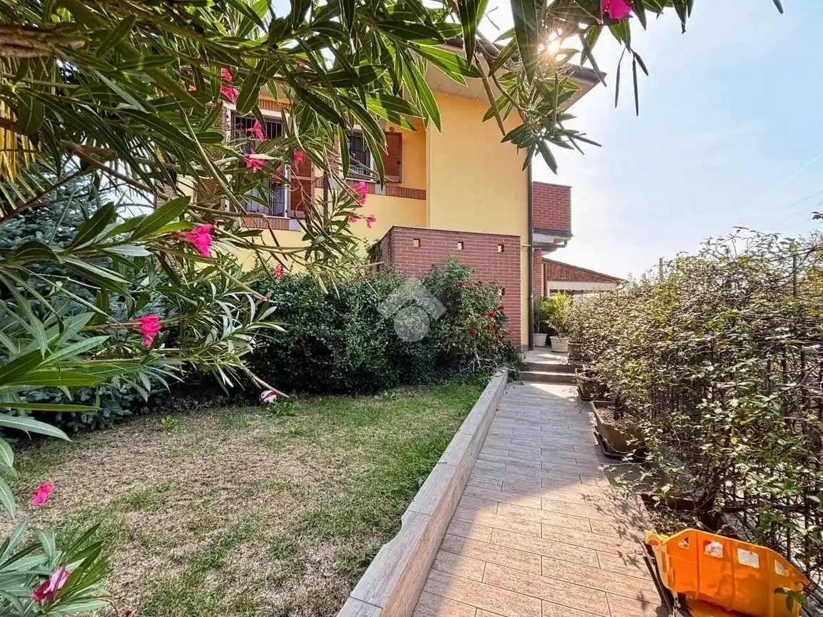 Appartamento in vendita a Brignano Gera d'Adda