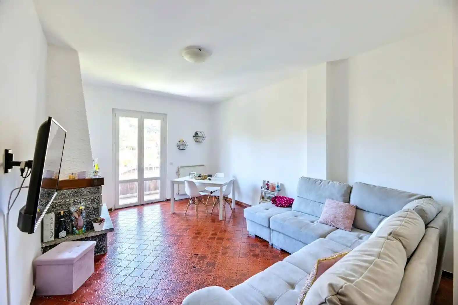 Appartamento in vendita a Montegrino Valtravaglia