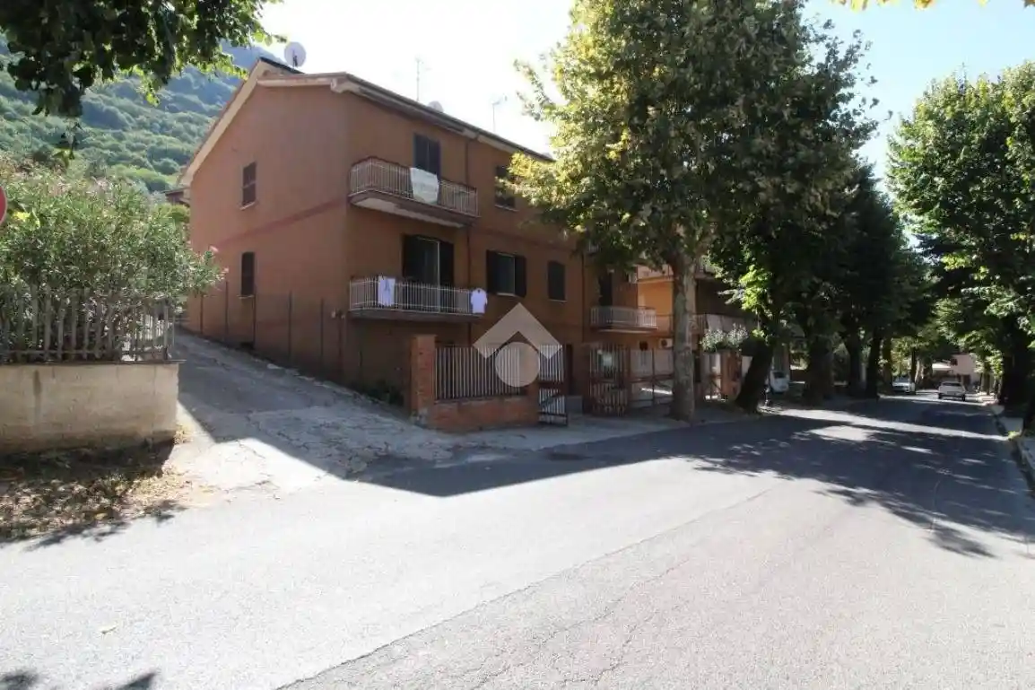 Appartamento in vendita a Scandriglia