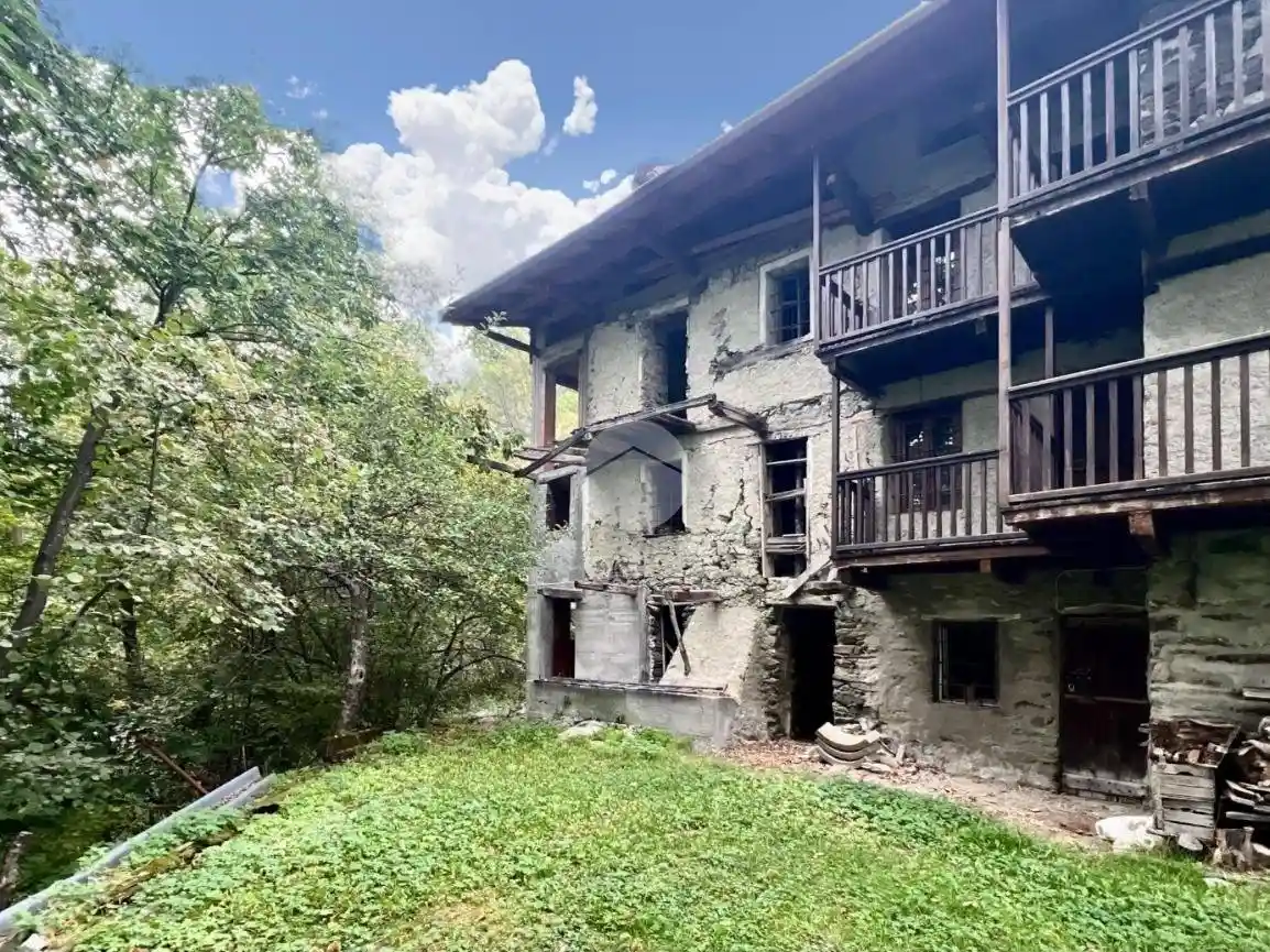 Casa indipendente in vendita a Viù