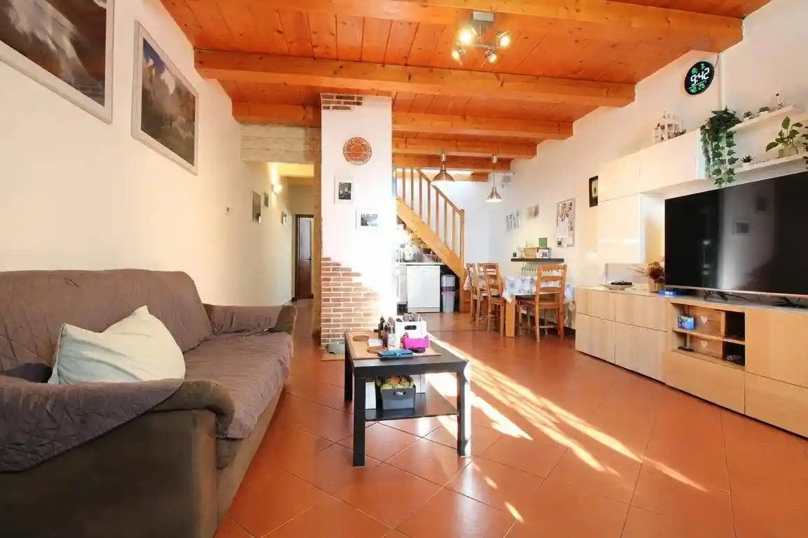 Casa indipendente in vendita a Prato