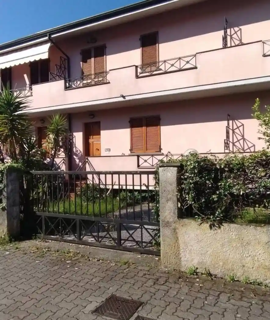 Villetta a schiera in vendita a Massa