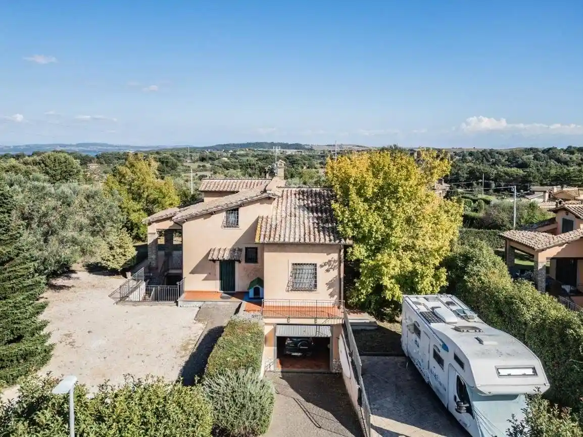 Villa in vendita a Bracciano