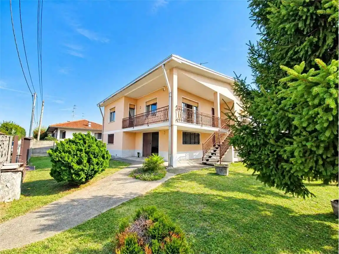 Villa in vendita a Lonate Pozzolo