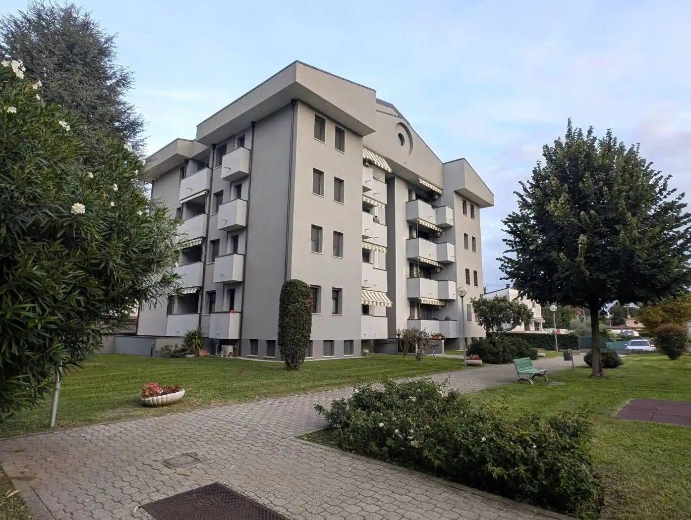 Appartamento in vendita a Carugate