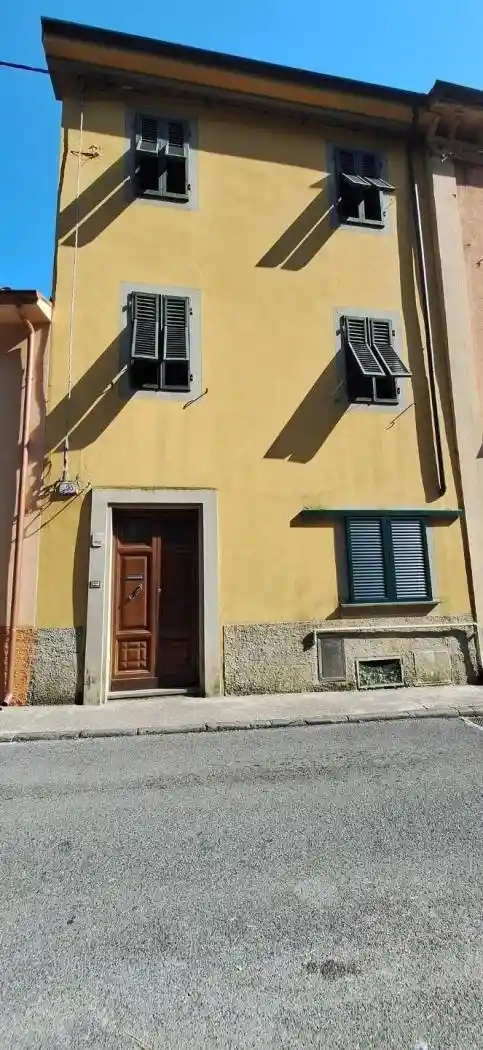Casa indipendente in vendita a Borgo a Mozzano