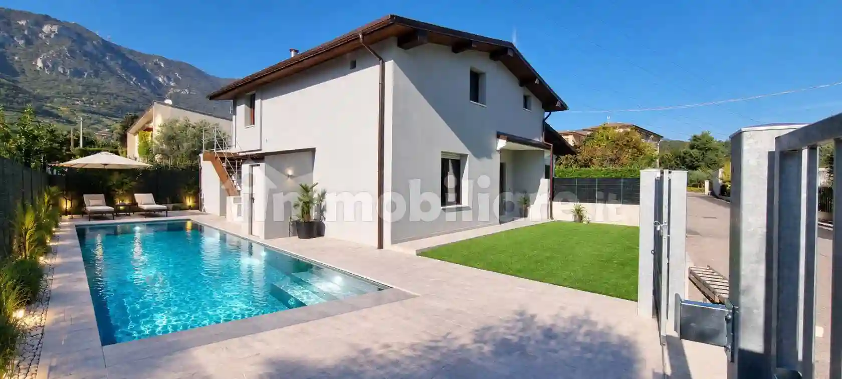 Villa - foto 2