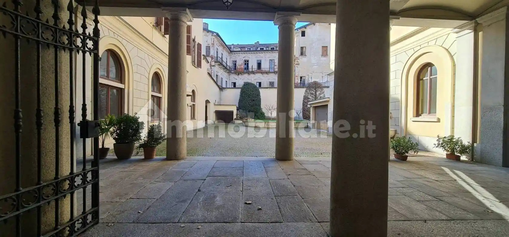 Appartamento in vendita a Novara